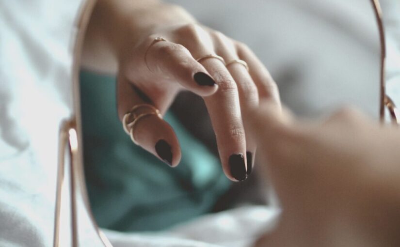 „Tükröm-tükröm mondd meg nékem…”