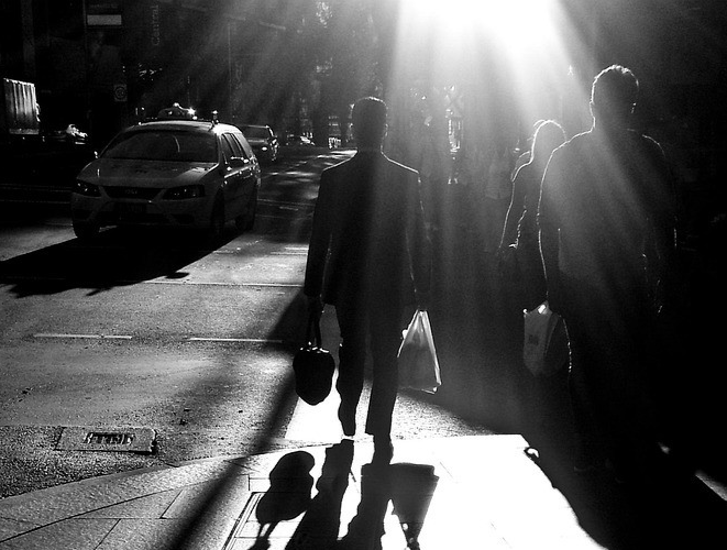 A nézését meg a járását…